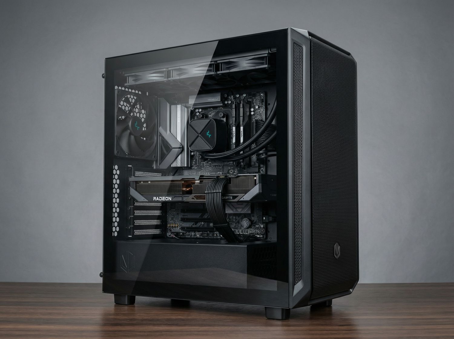 Ryzen 7 9800X3D / RX 9070 XT 16GB / 32 GB RAM / 2TB Dysk M.2 / Endorfy Arx 700 Air / Bez RGB