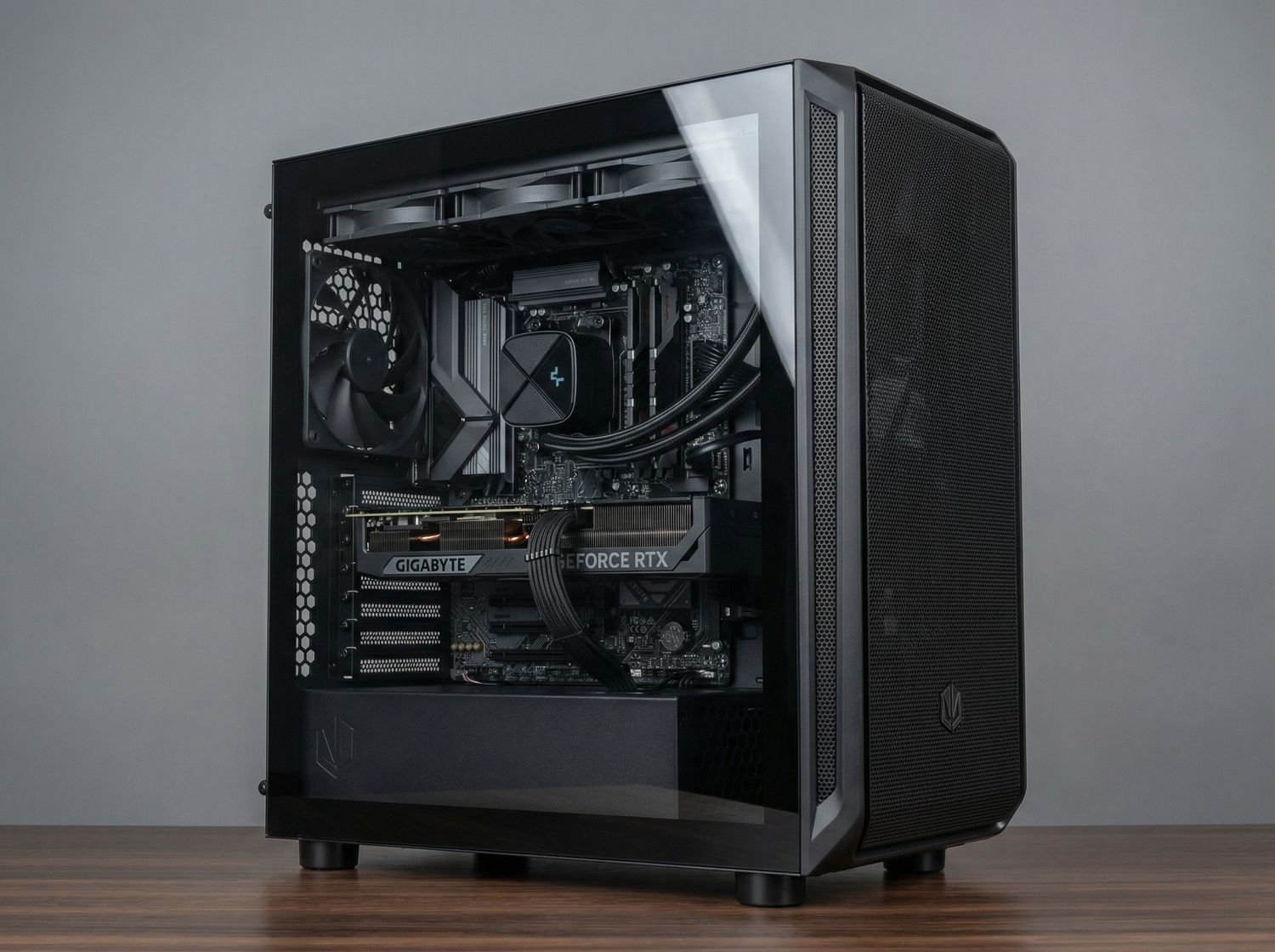 Ryzen 7 9800X3D / RTX 5070 Ti 16GB / 32 GB RAM / 2TB Dysk M.2 / Endorfy Arx 700 Air / Bez RGB