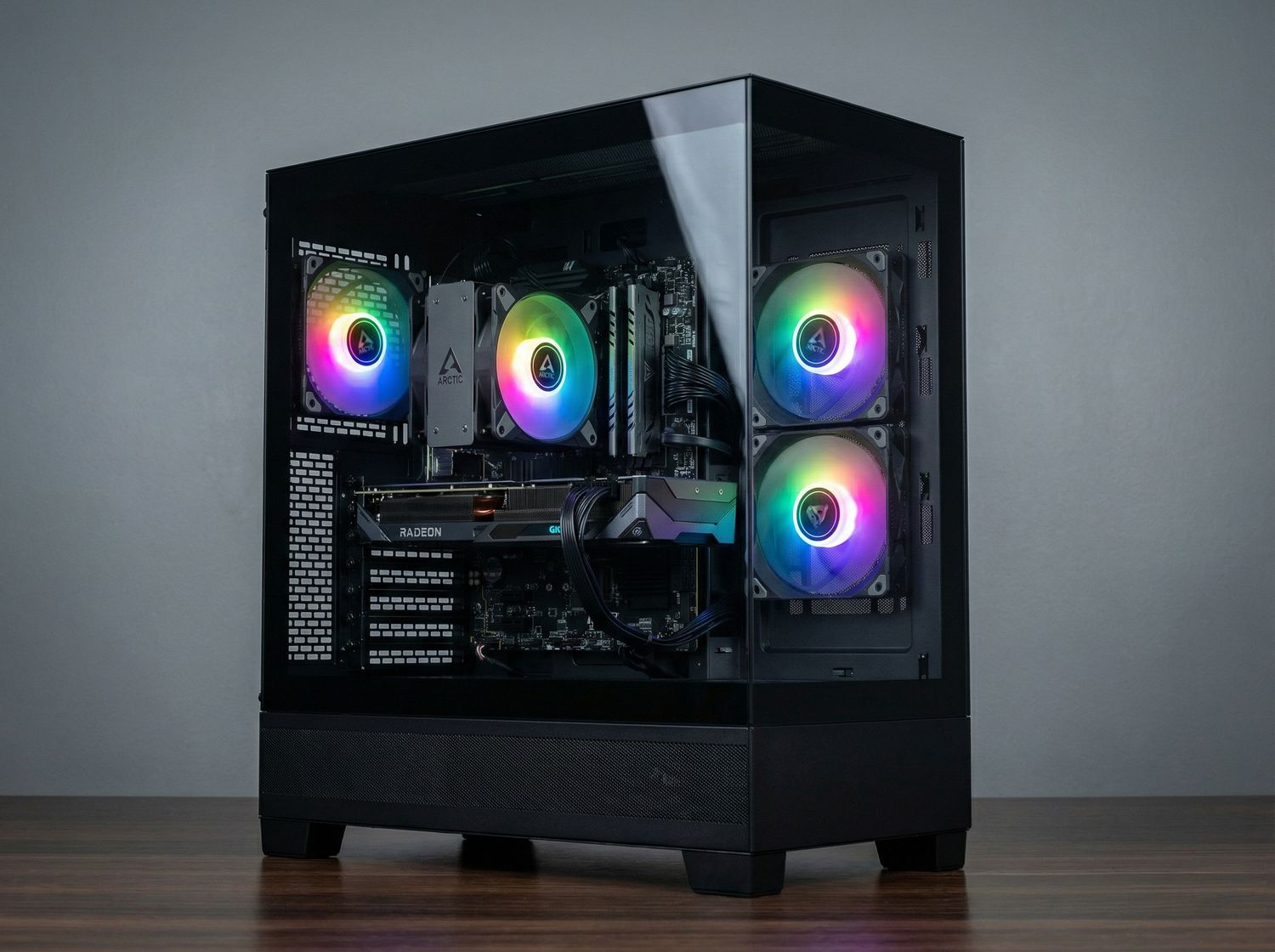 Ryzen 5 7500F / RX 9060 XT / 16 GB RAM / 1TB Dysk M.2 / Akwarium