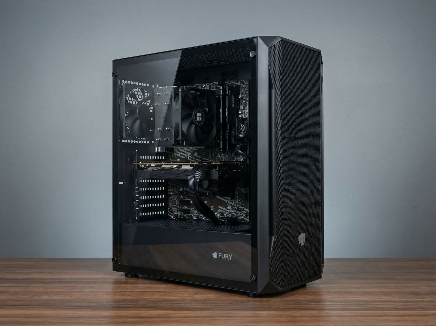 Ryzen 5 5600 / RX 7600 8GB / 16 GB RAM / 512GB Dysk M.2 / Fury Shobo SH4F / Bez RGB