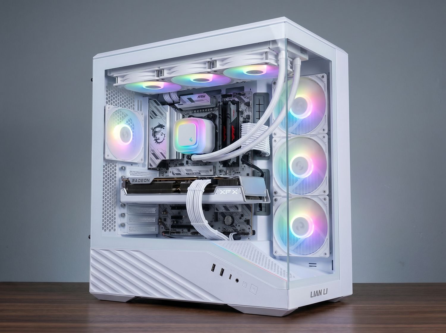Ryzen 7 7800X3D / RX 9070 16GB / 32 GB RAM / 2TB Dysk M.2 / Phanteks XT Pro Ultra