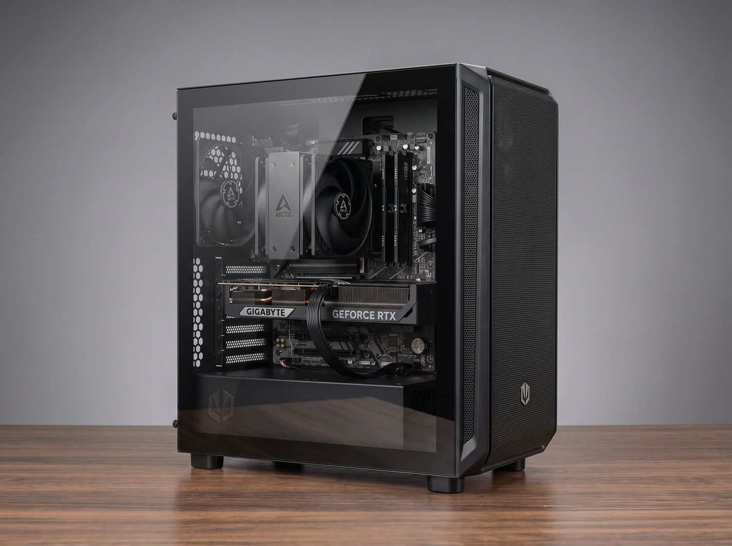 Ryzen 5 9500f / RTX 5070 12GB / 32 GB RAM / 2TB Dysk M.2 / Endorfy Arx 500 Air / Bez RGB