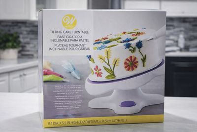 Tilting Cake Turntable – Wilton