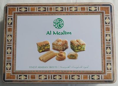Scatola Latta Tin Box Al Mealim Finest Arabian Sweets Dubai Emirati Arabi Uniti 2015 (empty) Scatola Latta Tin Box Al Mealim Finest Arabian Sweets Dubai Emirati Arabi Uniti 2015 (empty)