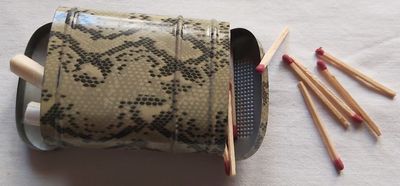 Scatola Latta Portasigarette e Portafiammiferi Accensione SLPSPF Scatola Latta Portasigarette e Portafiammiferi Accensione SLPSPF