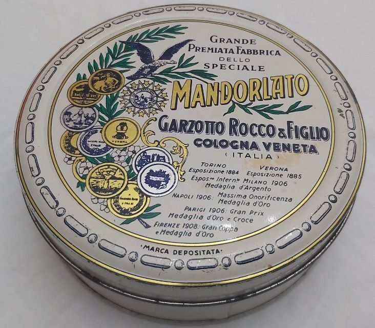 Scatola Latta Mandorlato Garzotto Rocco & Figlio del 1986 Scatola Latta Mandorlato Garzotto Rocco & Figlio del 1986