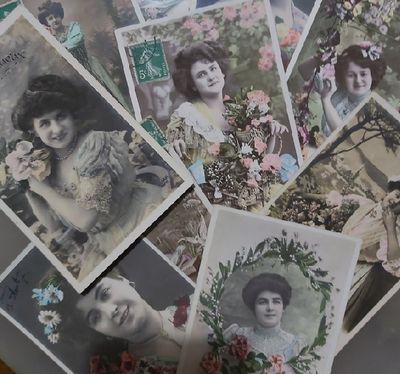 Serie 10 Cartoline Postali Primi del '900 Serie Donne e Fiori n01 Viaggiate Serie 10 Cartoline Postali Primi del '900 Serie Donne e Fiori n01 Viaggiate