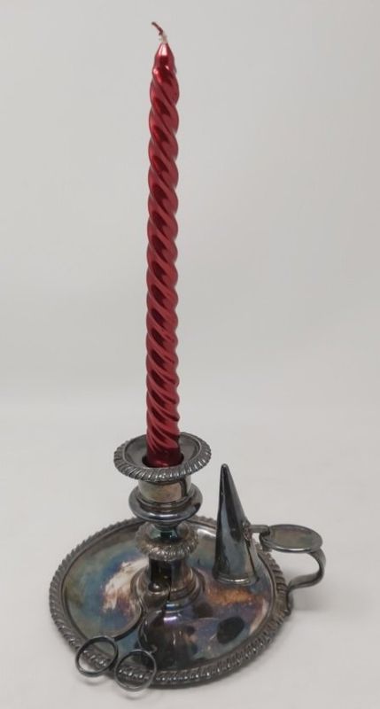 Set Bugia Candelabro Portacandela con Smorza Spegni Candela e Forbici Metallo (LA CANDELA NON E’ COMPRESA)