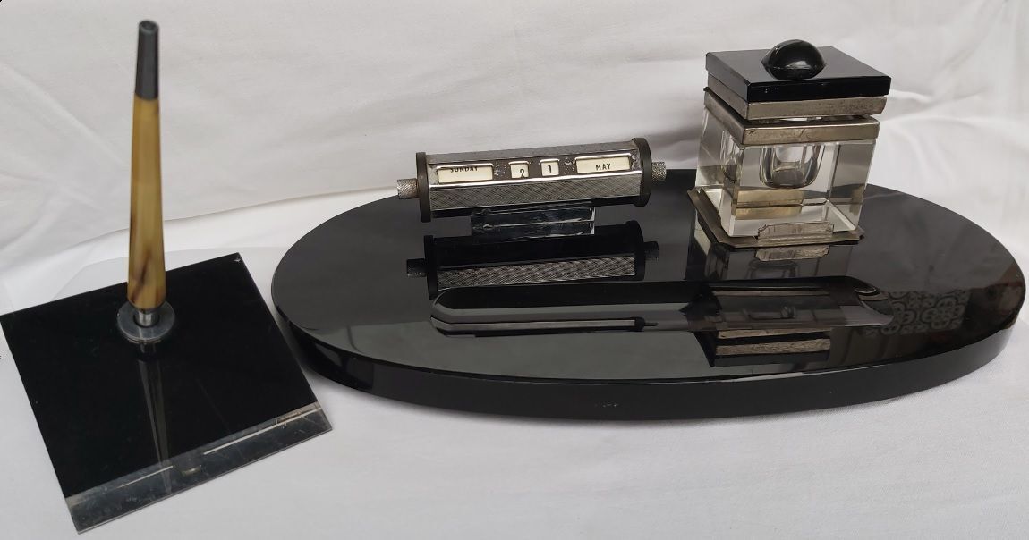 Set Scrivania Calamaio Datario Calendario Perpetuo Canotta Base Porta Stiloforo Vintage Set Scrivania Calamaio Datario Calendario Perpetuo Canotta Base Porta Stiloforo Vintage