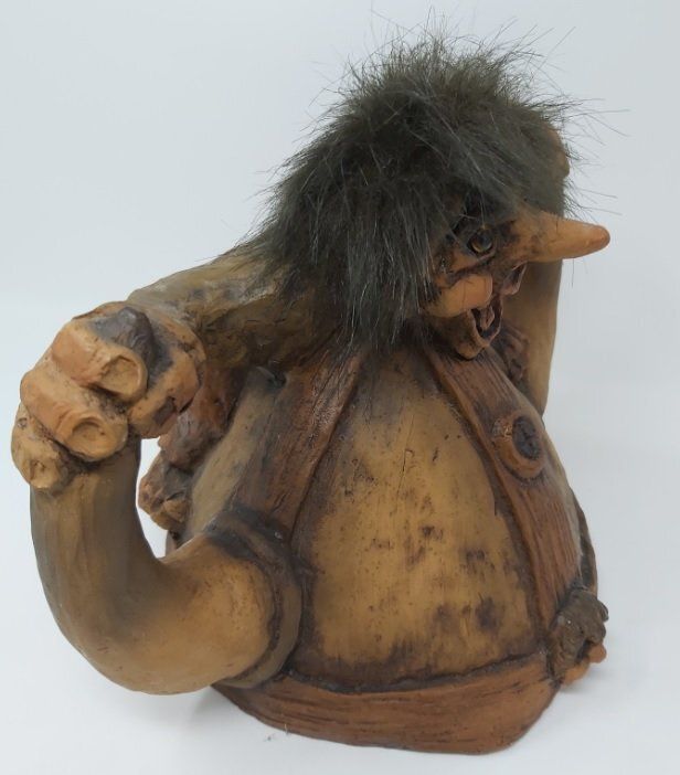 Troll Fosse Norway Elmo Vichingo Interno Cavo (per essere indossato) Portafortuna Troll Troll Fosse Norway Elmo Vichingo Interno Cavo (per essere indossato) Portafortuna Troll