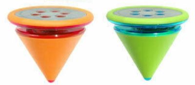 Yoyo YO2 Delta Fusione tra Yoyo e Trottola può essere lanciata anche in orizzontale come una Trottola (disponibile nei colori verde o arancione) Yoyo YO2 Delta Fusione tra Yoyo e Trottola può essere lanciata anche in orizzontale come una Trottola (disponibile nei colori verde o arancione)