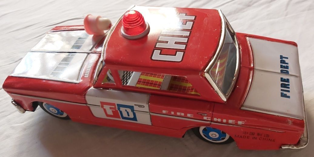 Modellino Automobile in Latta Pompieri Vigili del Fuoco Fire Chief Carica Frizione Anni '60 Modellino Automobile in Latta Pompieri Vigili del Fuoco Fire Chief Carica Frizione Anni '60