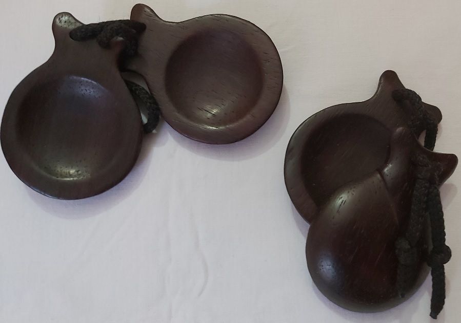 Nacchere Legno Spagnole Originali Las Castanuelas José Tarregà Peirò Made in Spain Spanish Castanets Nacchere Legno Spagnole Originali Las Castanuelas José Tarregà Peirò Made in Spain Spanish Castanets