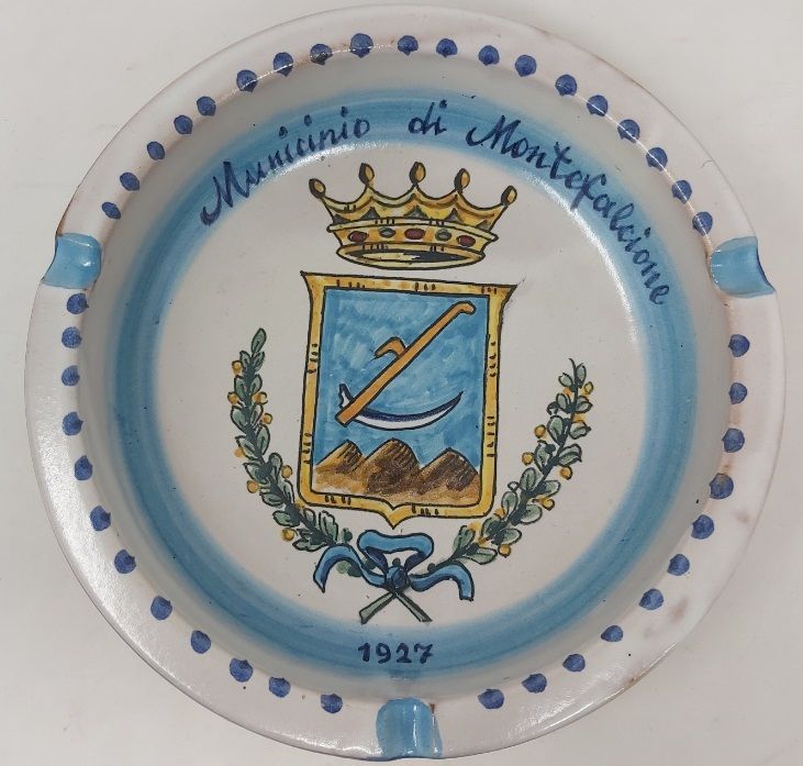 Posacenere Souvenir Portacenere Ceramica Montefalcione 1927 F.lli Solimene Posacenere Souvenir Portacenere Ceramica Montefalcione 1927 F.lli Solimene