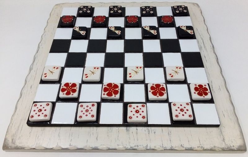 Scacchiera Bordo Legno Completa di Pedine Dama in Ceramica Artigianale Dipinta a Mano