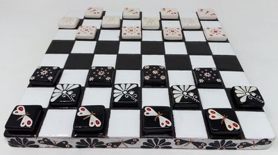 Scacchiera Completa di Pedine Dama in Ceramica Artigianale Dipinta a Mano Scacchiera Completa di Pedine Dama in Ceramica Artigianale Dipinta a Mano