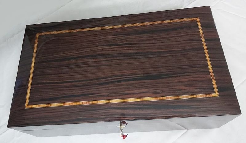 Humidor Cofanetto Scatola Sigari Legno Pregiato Capienza 200 Sigari con Vassoio