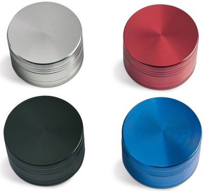 Grinder Tritatabacco Alluminio Chiusura a Vite e a Calamita (Colori Assortiti) Grinder Tritatabacco Alluminio Chiusura a Vite e a Calamita (Colori Assortiti)