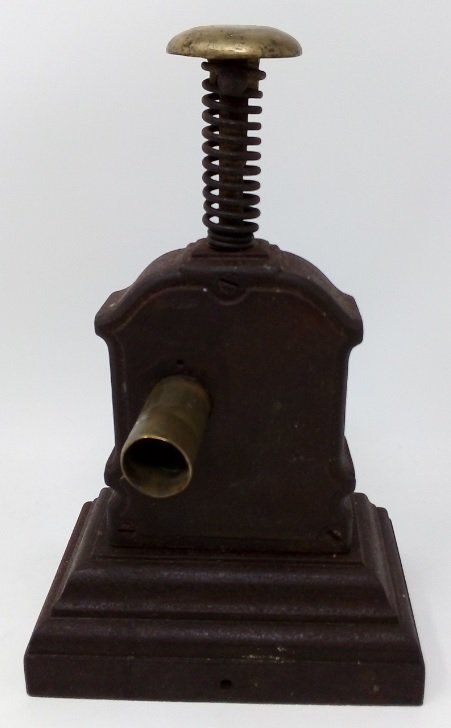 Antico Tagliasigari da Tavolo a Ghiglionetta Fine ‘800 Antico Tagliasigari da Tavolo a Ghiglionetta Fine ‘800