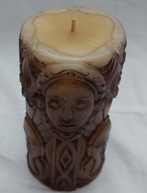 Candela Cera Artistica Scultura Lavorata a Mano Artigianale Cilindrica Volti Alumedi Tribal