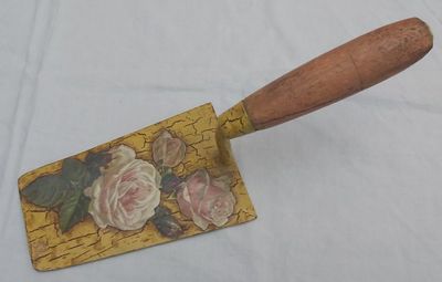 Cazzuola Artistica Dipinta a Mano By Sam Tre Rose Decoupage Cazzuola Artistica Dipinta a Mano By Sam Tre Rose Decoupage