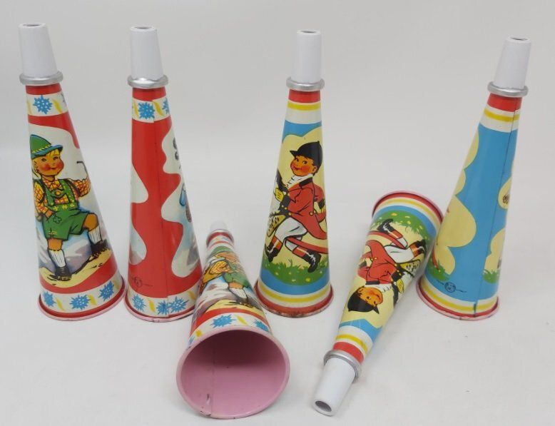 Confezione 12 Trombette Latta Litografata Funzionanti (Vintage) Confezione 12 Trombette Latta Litografata Funzionanti (Vintage)