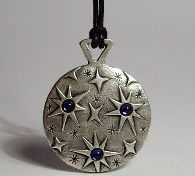 Collana Ciondolo Tondo con Stelle Pietre Color Turchese Blu Estrella Collana Ciondolo Tondo con Stelle Pietre Color Turchese Blu Estrella