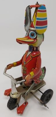 Giocattolo Latta Duke on Bike Tin Toys Wind-up Giocattolo Latta Duke on Bike Tin Toys Wind-up
