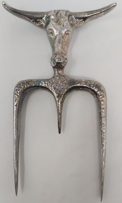 Forchettone Ferma Arrosto Metallo con Bue Anni '60-'70 Forchettone Ferma Arrosto Metallo con Bue Anni '60-'70