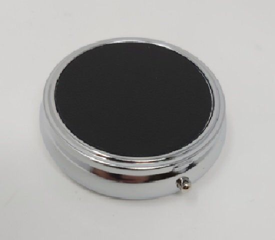 Posacenere da Tasca Pelle Capretto Acciaio Apertura Bottoncino a Scatto (Colori Assortiti) Posacenere da Tasca Pelle Capretto Acciaio Apertura Bottoncino a Scatto (Colori Assortiti), Colore Pelle: Nero