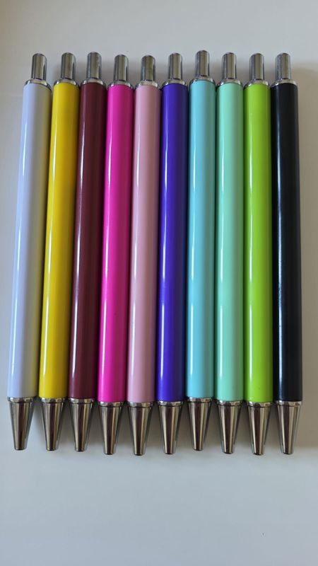 BOLIGRAFOS DE COLORES PARA PERSONALIZAR CON STICKERS (Mirar en la descripción los que ya están vendidos por favor)