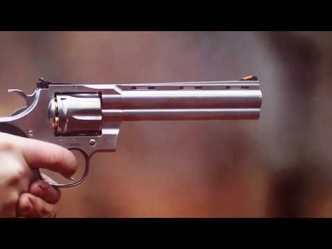 Colt Mfg  Python 38 Special/357 Mag 6 Shot 4.25" Stainless Vent Recessed Target/Vent Rib Barrel, Cylinder &amp; Frame, Walnut w/Colt Medallion Grip