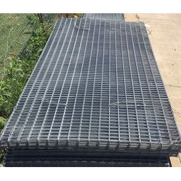 Wire Panel Kennel 8Ga 72"x12'