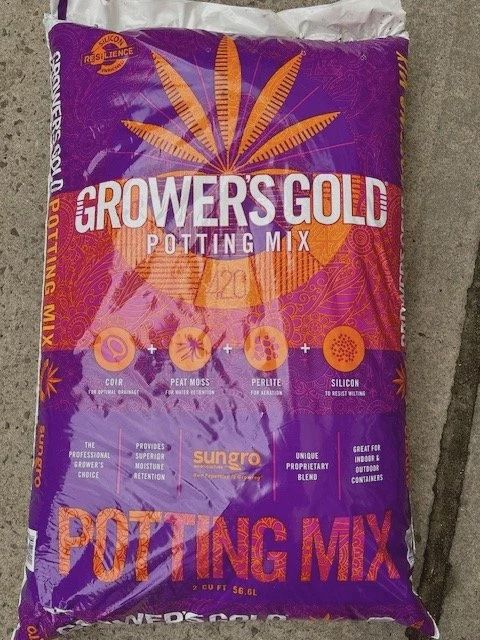Growers Gold Potting Soil 2 cuft.