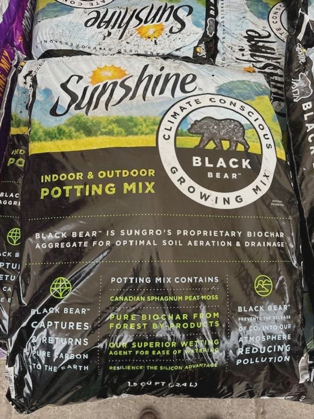 Black Bear Indoor/Outdoor Potting Mix 1.5 cuft.