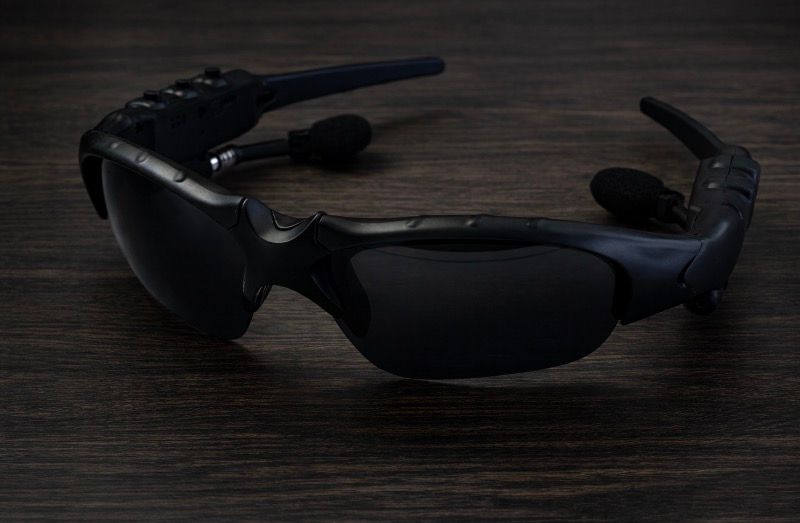 sporty smart glasses