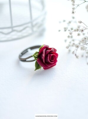 Dark red rose ring