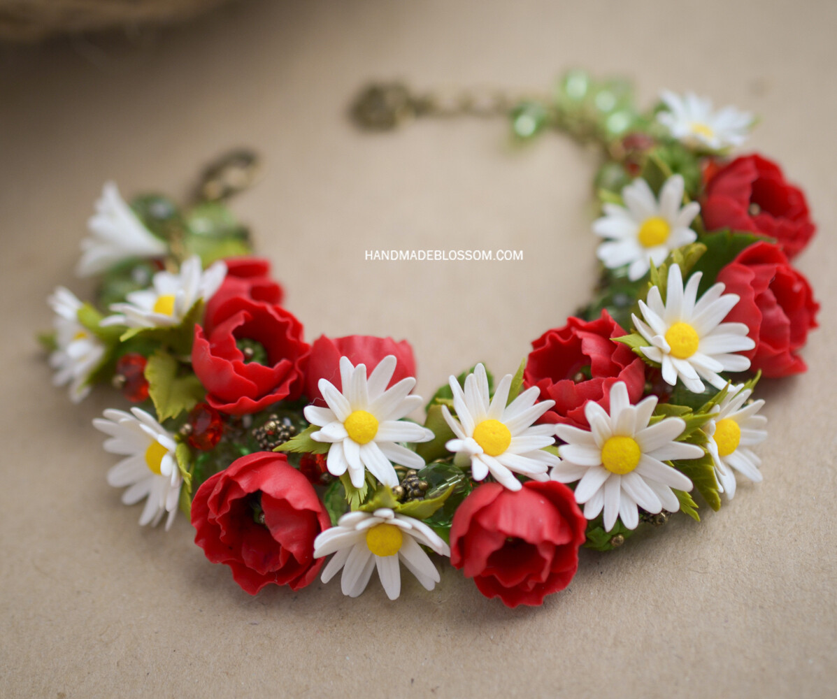Meadow flowers bracelet, Daisy and Poppy red bracelet, White Daisy jewelry, White Camomile bracelet