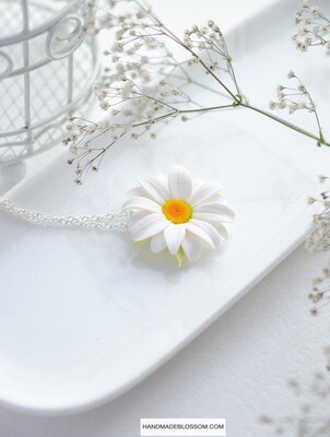 White daisy necklace, Meadow flowers polymer clay charm, Handmade fine jewelry