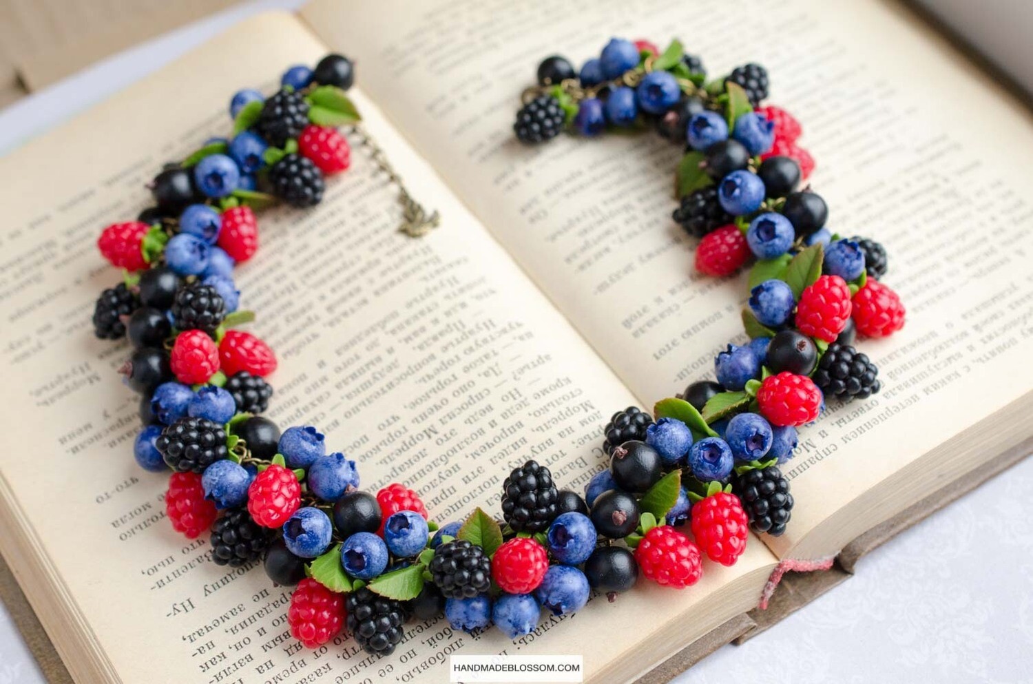Necklace with forest berries