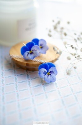 Blue pansy flower set