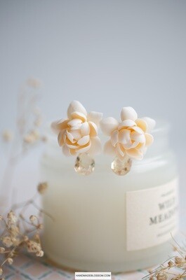 Ivory gardenia stud earrings
