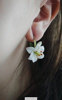 White lily earrings