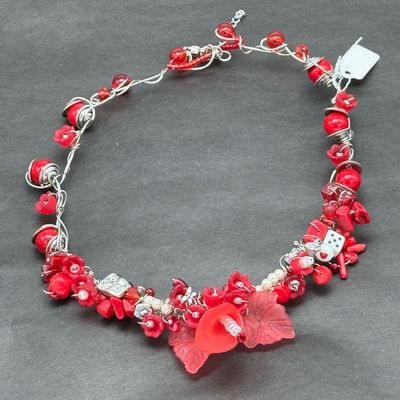 Halsband med bambukorall Halsband med bambukorall
