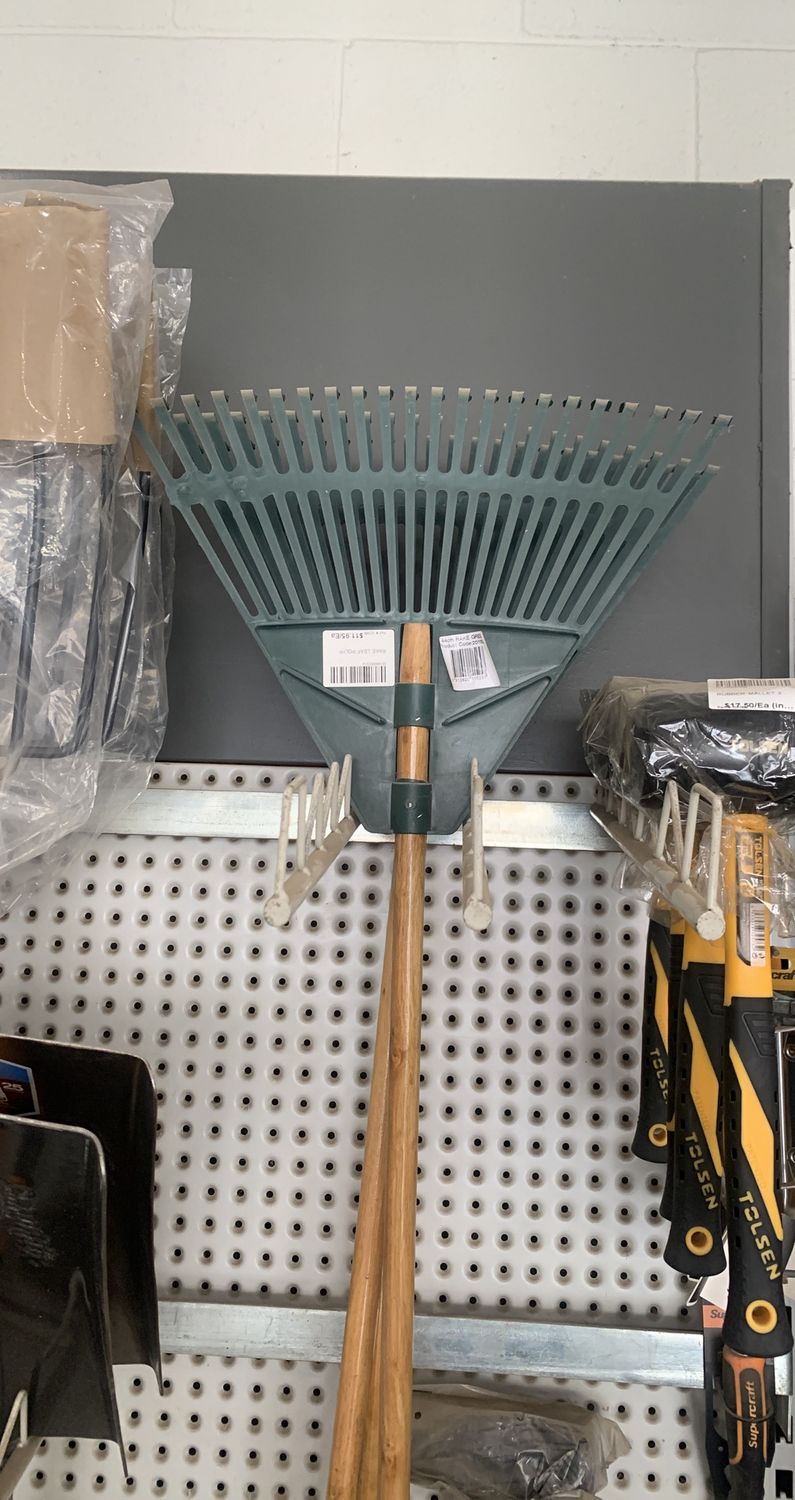 RAKE FAN HEAD PLASTIC 450MM WOOD HANDLE