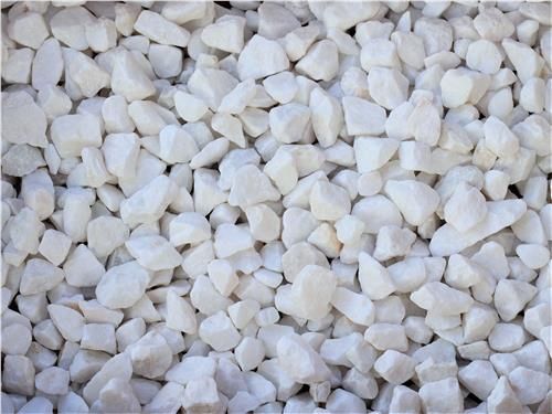 Kashmiri Crushed Snow White Pebbles, Size: 15-25mm 20kg bag