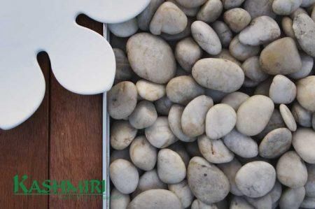 Kashmiri White Polished Pebbles, Size: 50-70mm 20kg bag