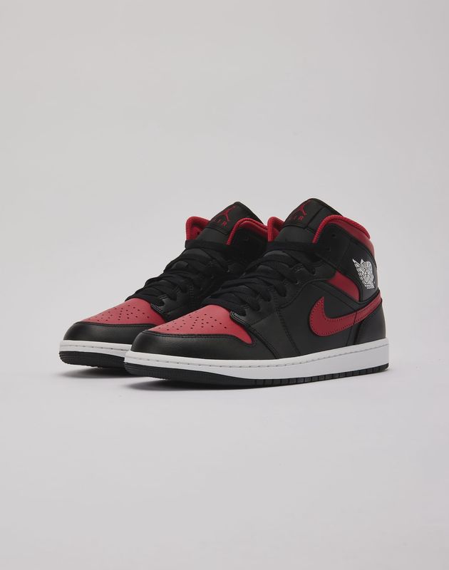 Jordan retro 1 mid
