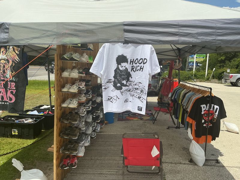 Hood stylist tee