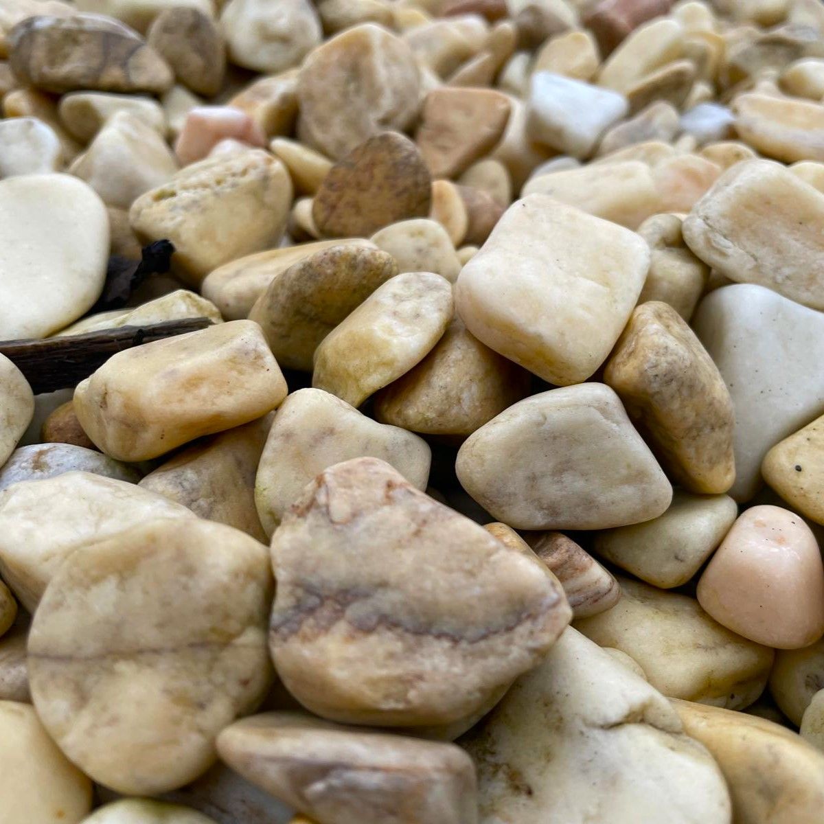 Apricot Pebbles 20-30mm Apricot Pebbles 20-30mm